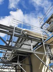 Stahlunterkonstruktion für Klimagerät auf einer Bestandshalle